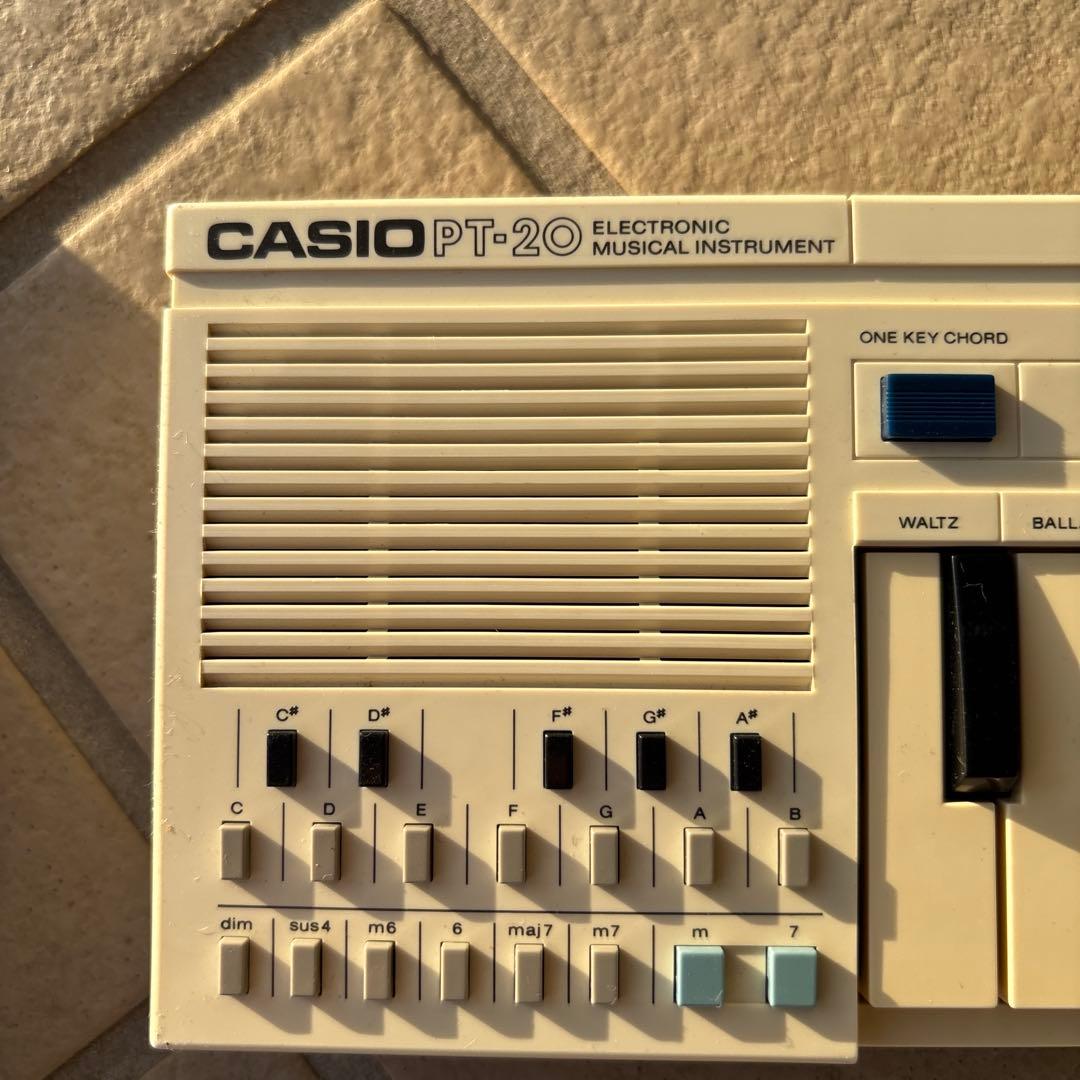 Casio PT-20 セミアナログ式シンセサイザー 専用ケース付き - メルカリ