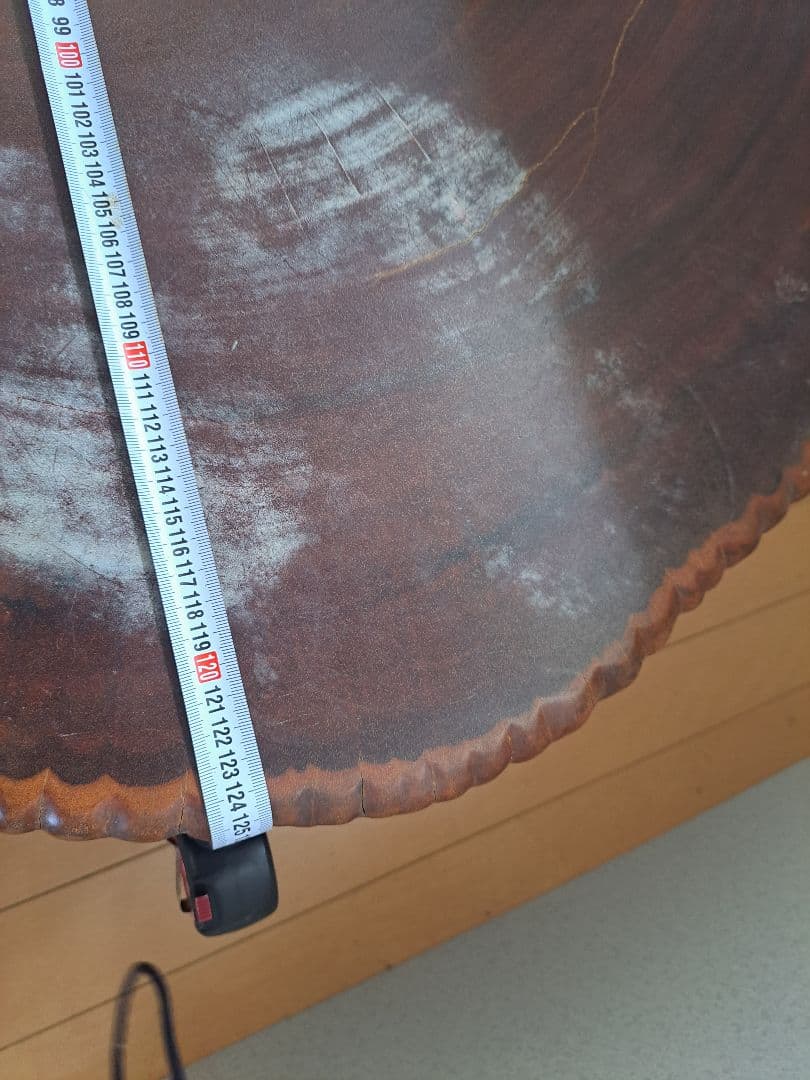 かなり重い、一枚板の天然木輪切り