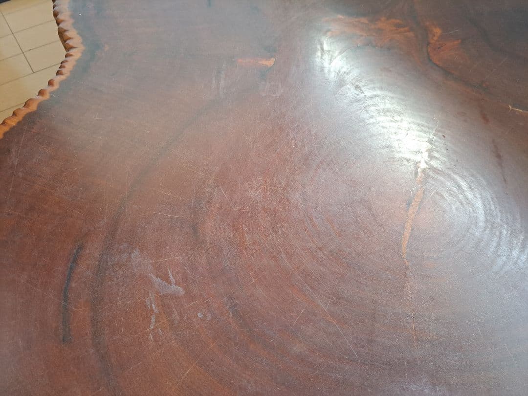 かなり重い、一枚板の天然木輪切り