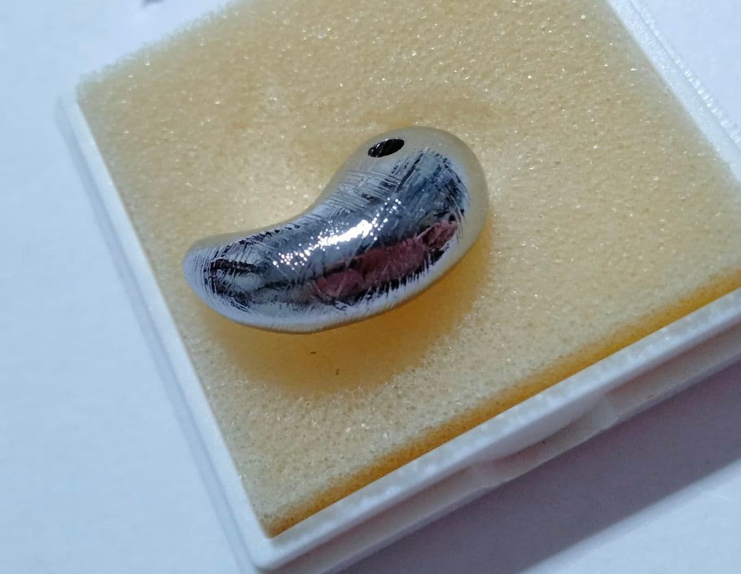 ギベオン 隕石 勾玉