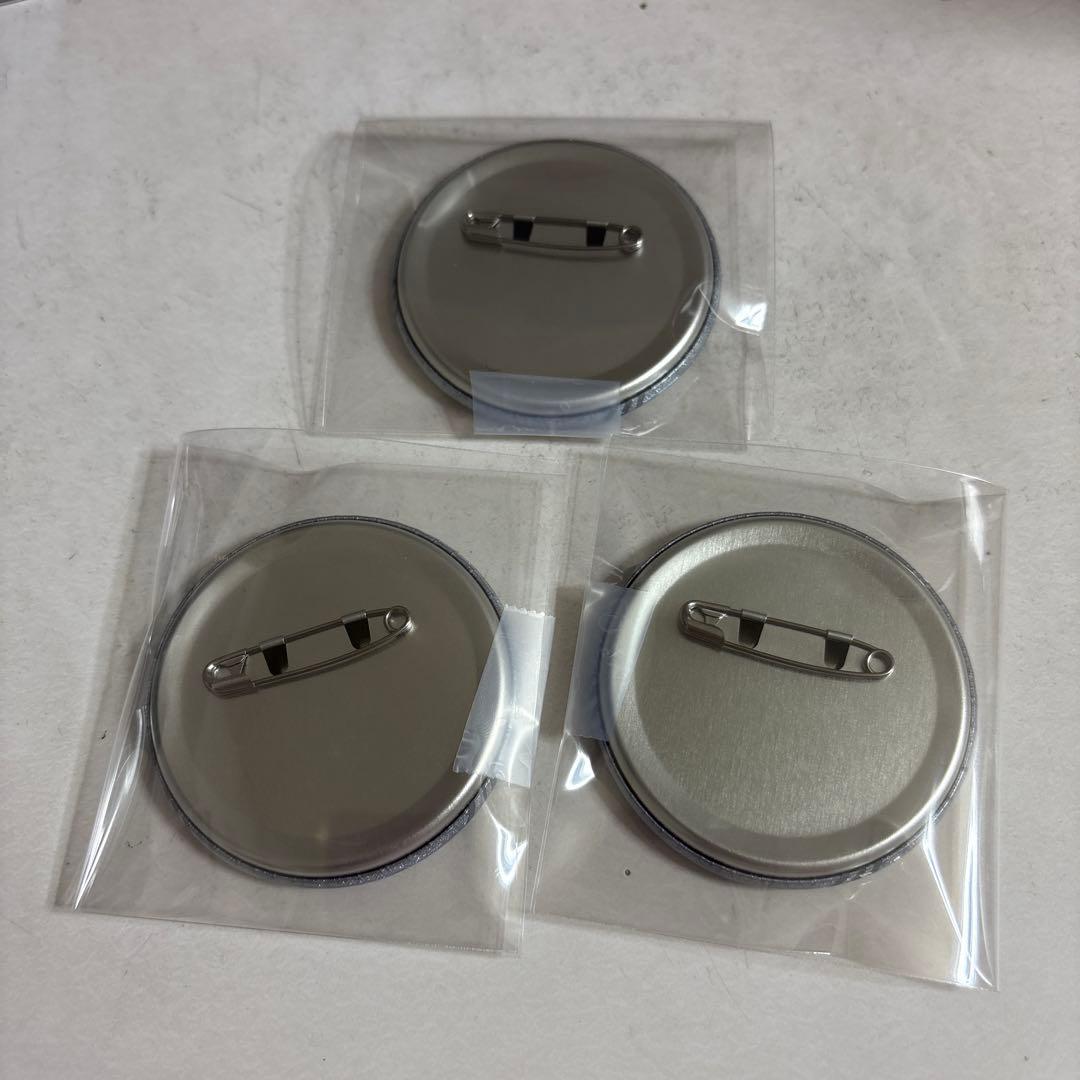 ヒロ ダイナー缶バッジ 3個セット - メルカリ