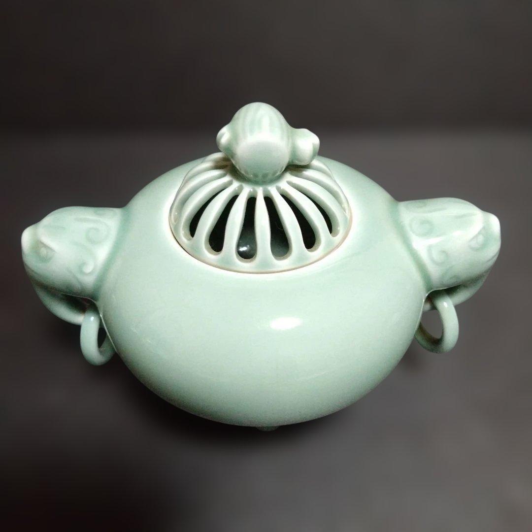 新品 伊万里鍋島焼 青磁 香炉 冬山　縁起物　お祝い　おもてなし