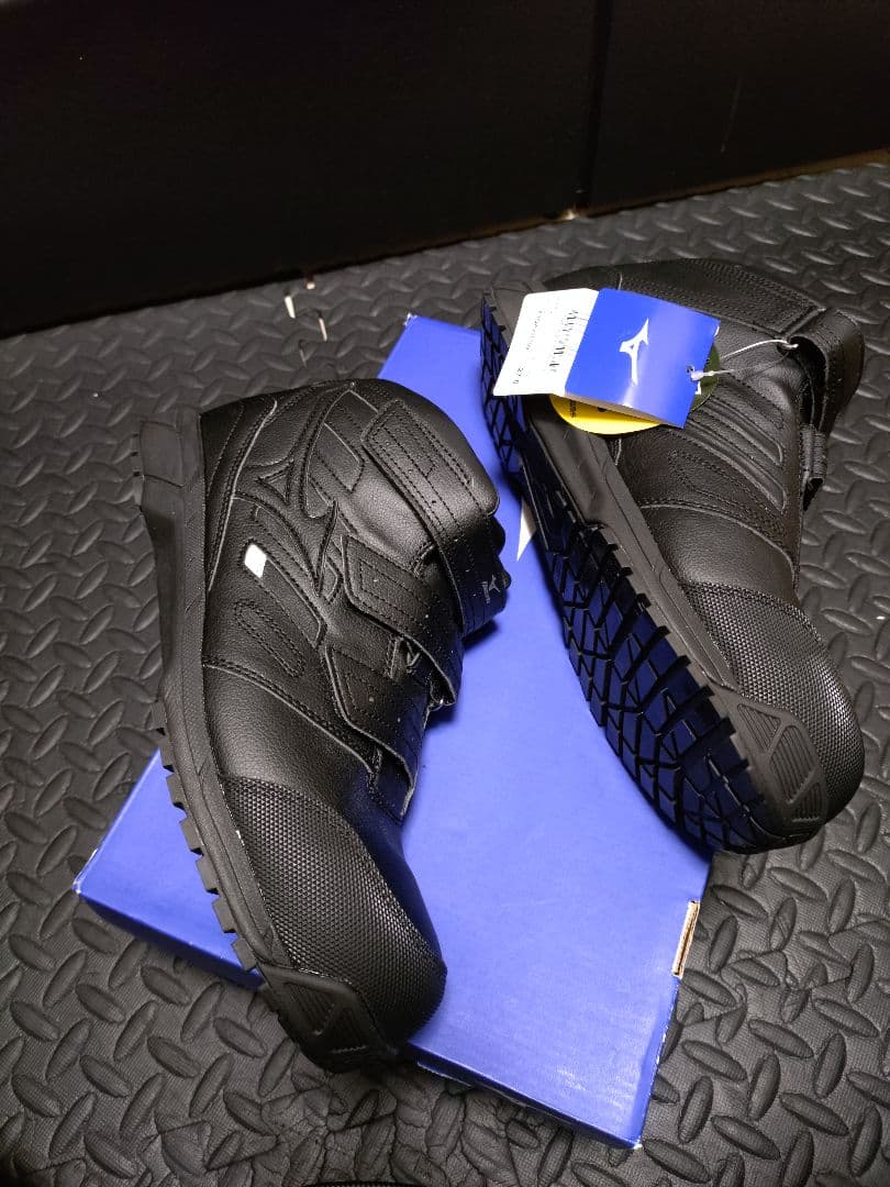 新品格安Mizuno ハイカット安全靴 ブラック27センチ
