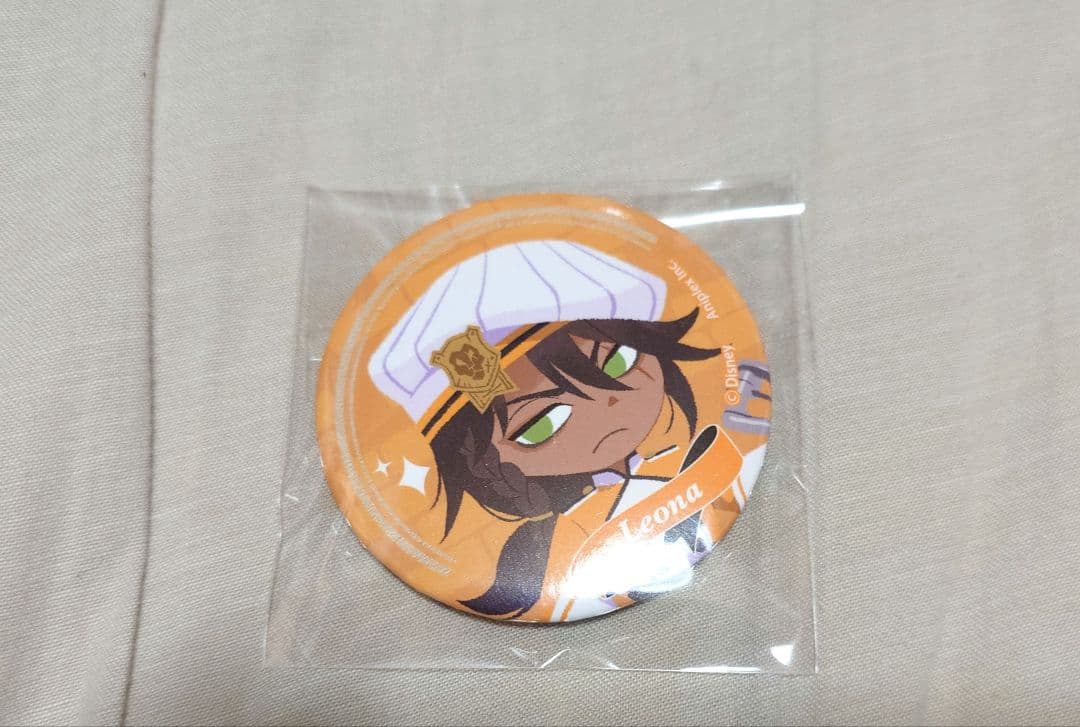 ツイステ レオナ 缶バッチ - メルカリ