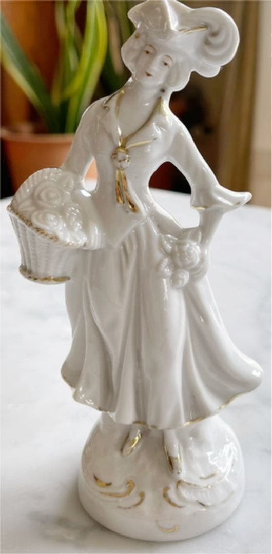 日本製　王冠マーク　M 金彩　白磁　貴婦人　フィギュリン　ポーセリンアート