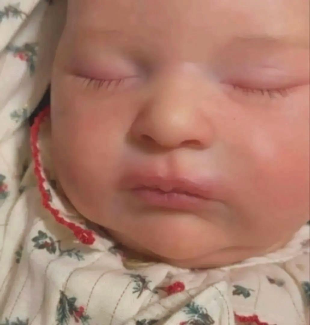 お値下げ❣️リボーンドール　ローラ