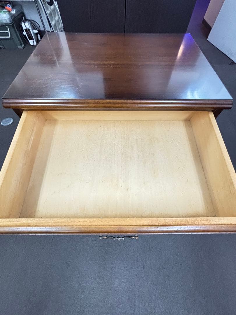 カリモク ブラウン木製チェスト 4段引き出し コロニアル