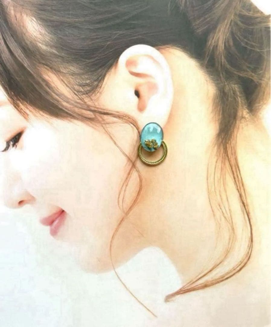 水色系　レジン　カボション　ピアス　ハンドメイド　イヤリング変更可
