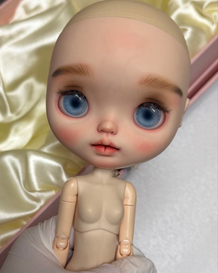 カスタムブライス 海外作家様 ネオブライス 本体のみ ③ - メルカリ