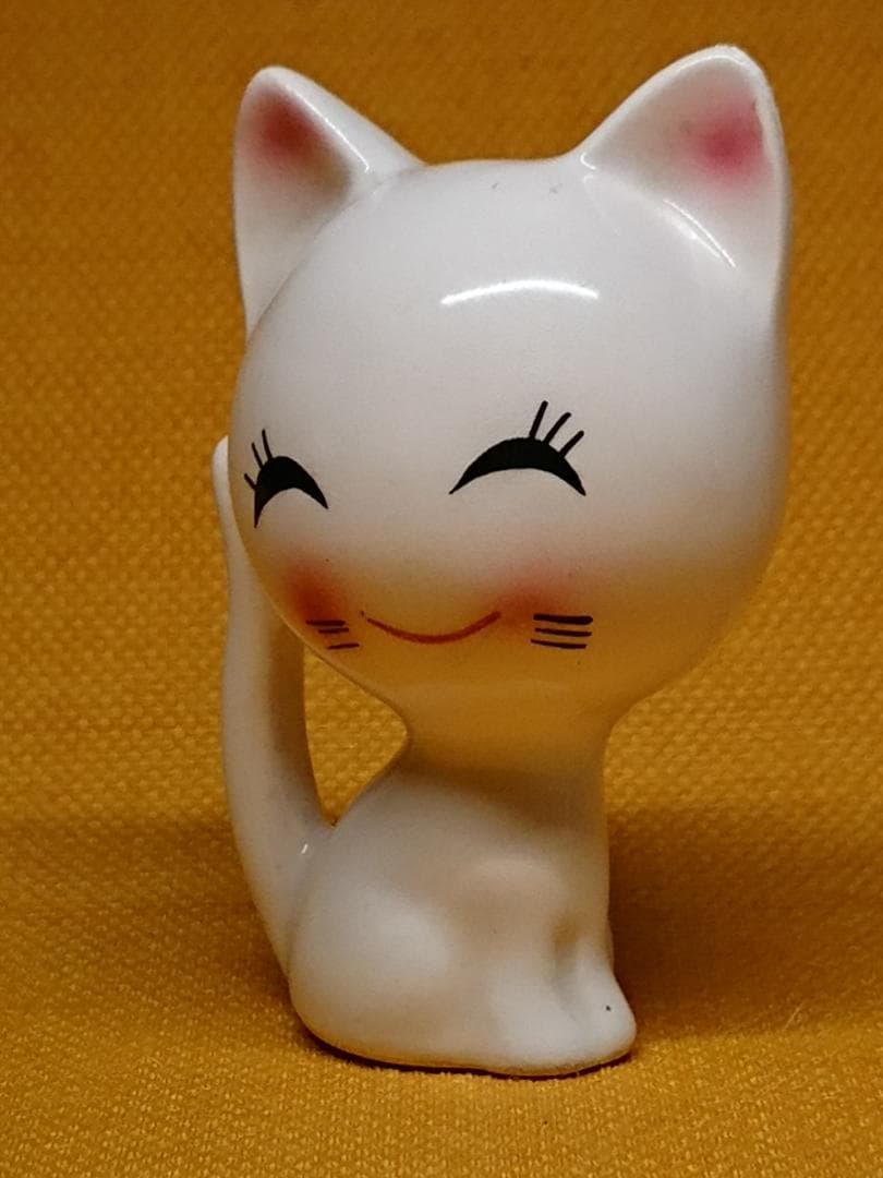ビンテージ　ネコ　猫　白猫　陶器　置物　インテリア　工芸品　美術品　A1066