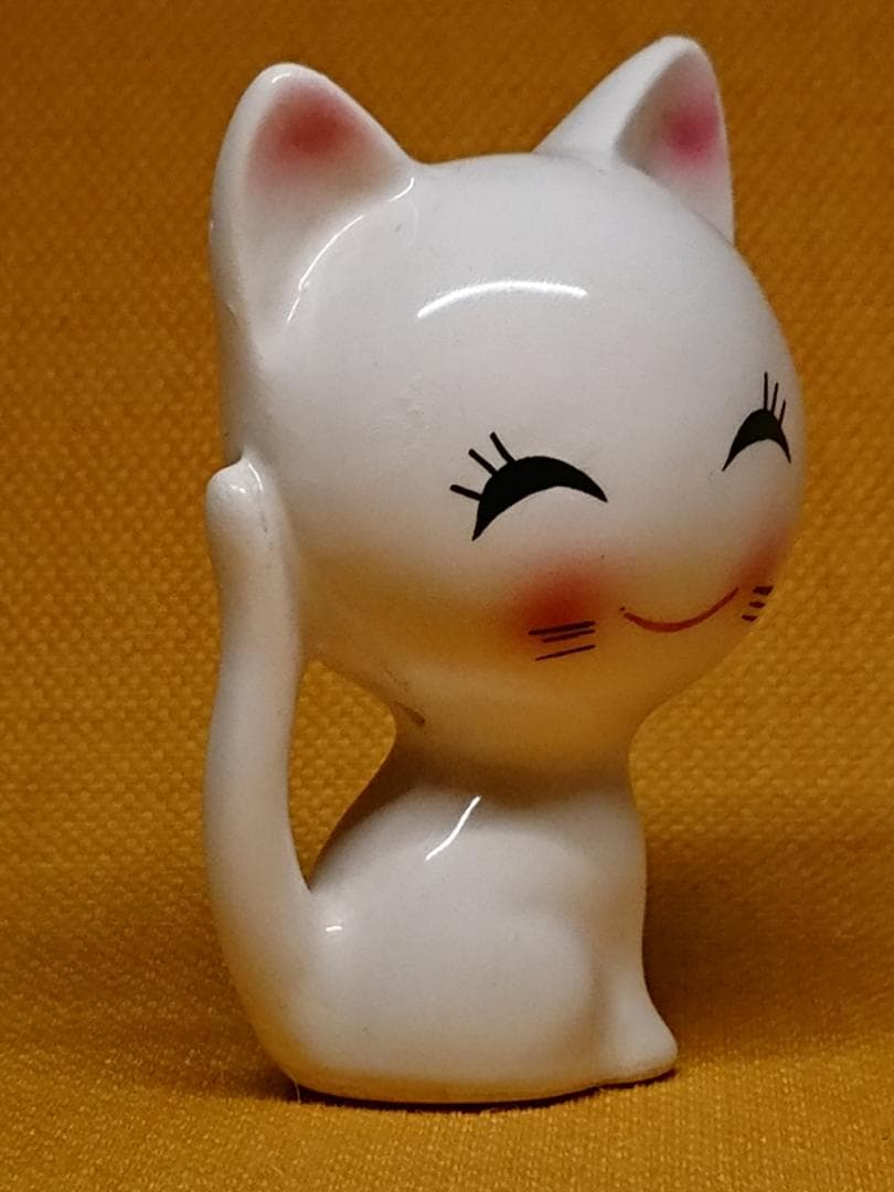 ビンテージ　ネコ　猫　白猫　陶器　置物　インテリア　工芸品　美術品　A1066