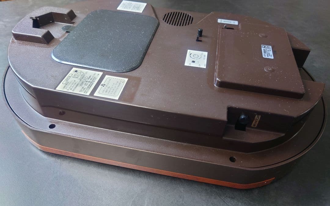 ディズヌータイムミッキー＆フレンズ　からくりメロディ電波掛時計　FW554B