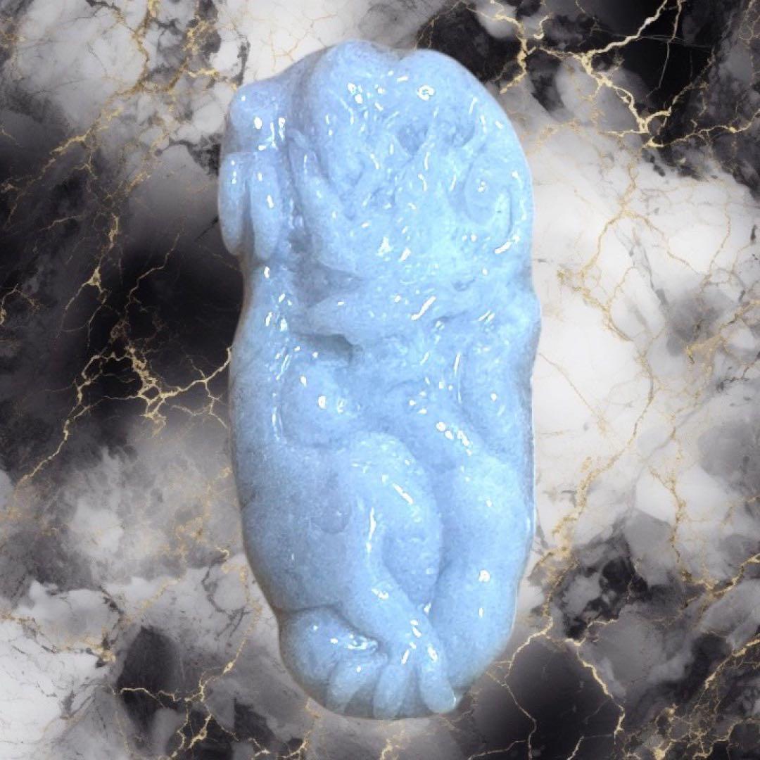 天然本翡翠ミャンマー産 龍手彫り彫刻ペンダントチャーム