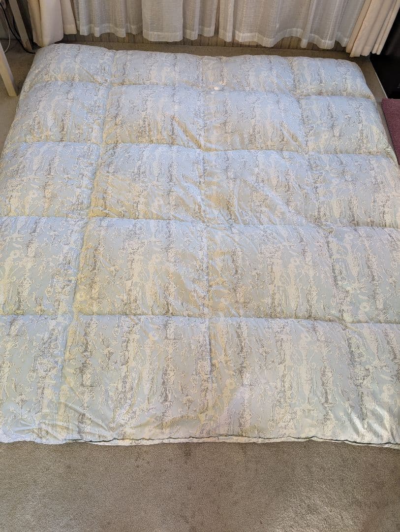 羽毛布団ダブルサイズ・冬用掛けカバー付き