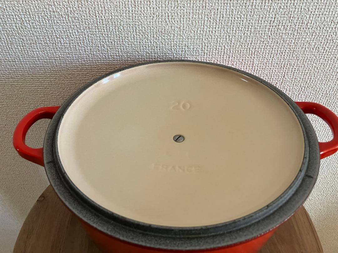 Le Creuset ル・クルーゼ ココット・ロンド 20cmチェリーレッド