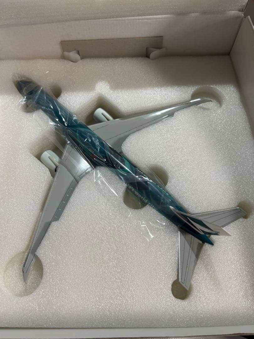 希少品！特別塗装機！！CX 777-300ER 1/200モデル