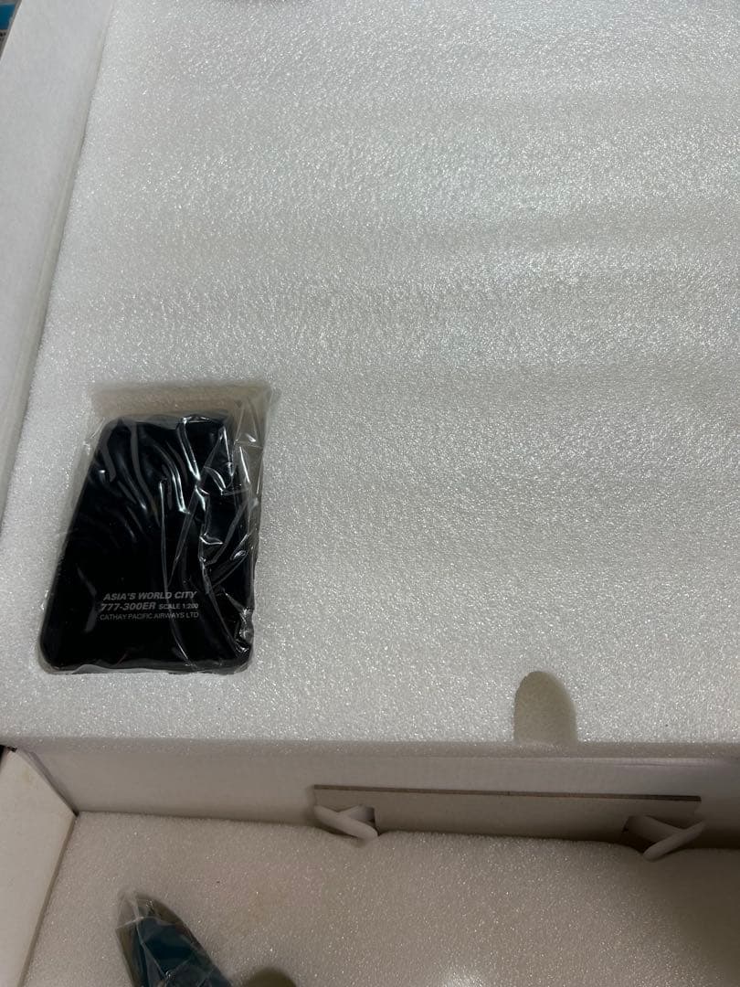 希少品！特別塗装機！！CX 777-300ER 1/200モデル