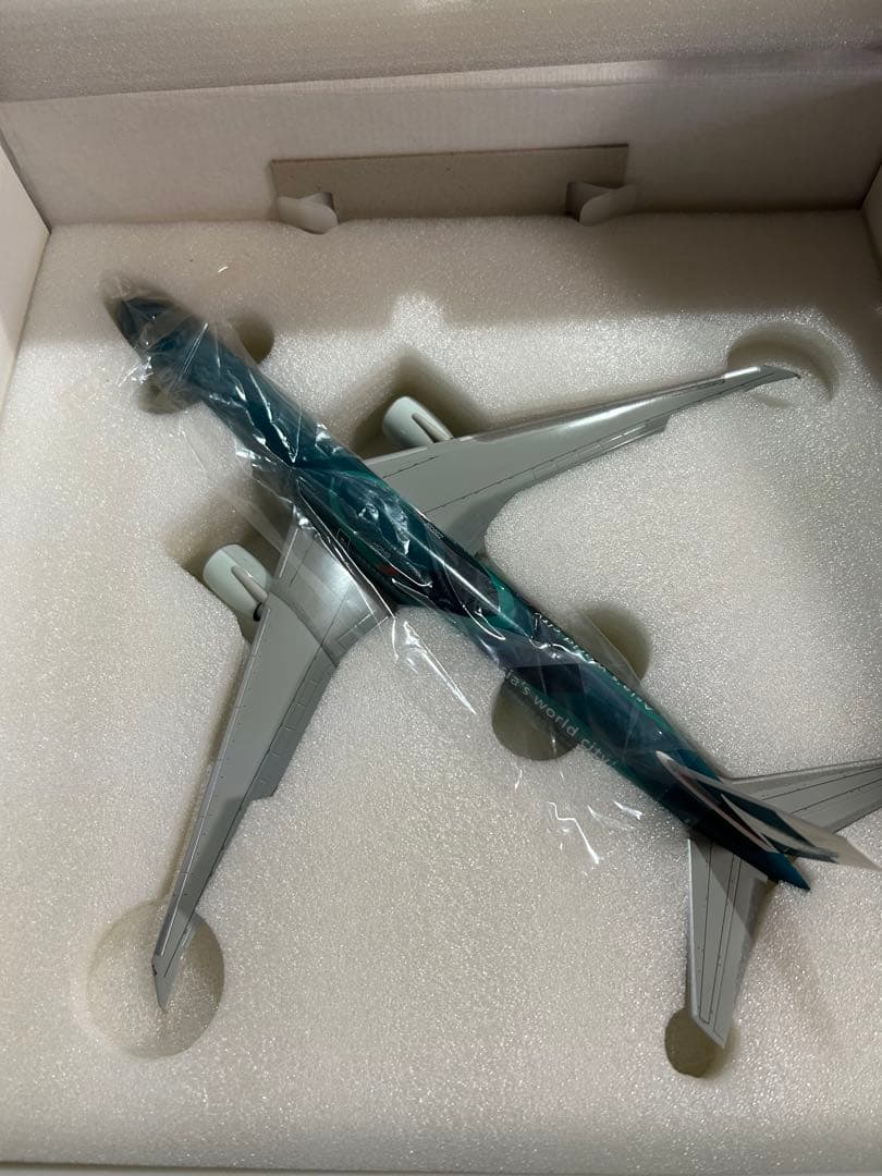 希少品！特別塗装機！！CX 777-300ER 1/200モデル