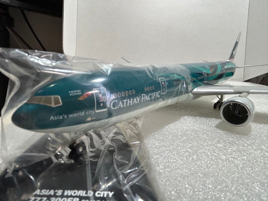希少品！特別塗装機！！CX 777-300ER 1/200モデル