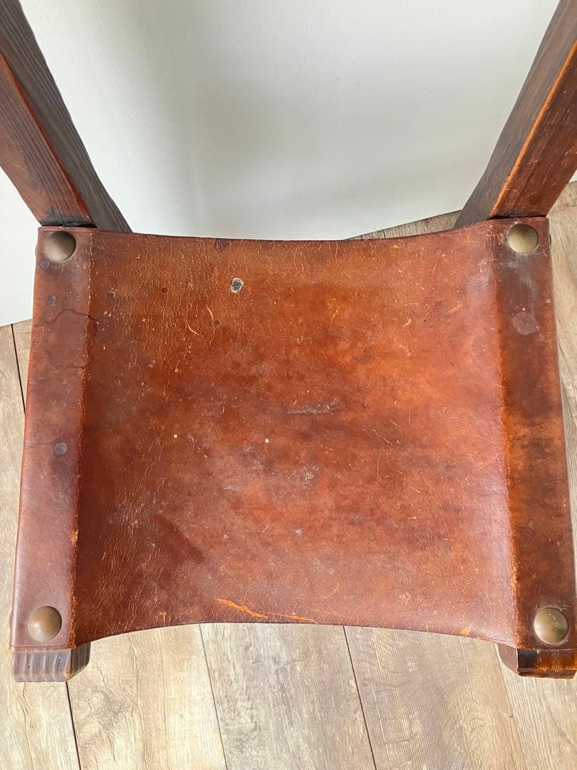 アンティーク　レザーチェア　本革張り　鋲打