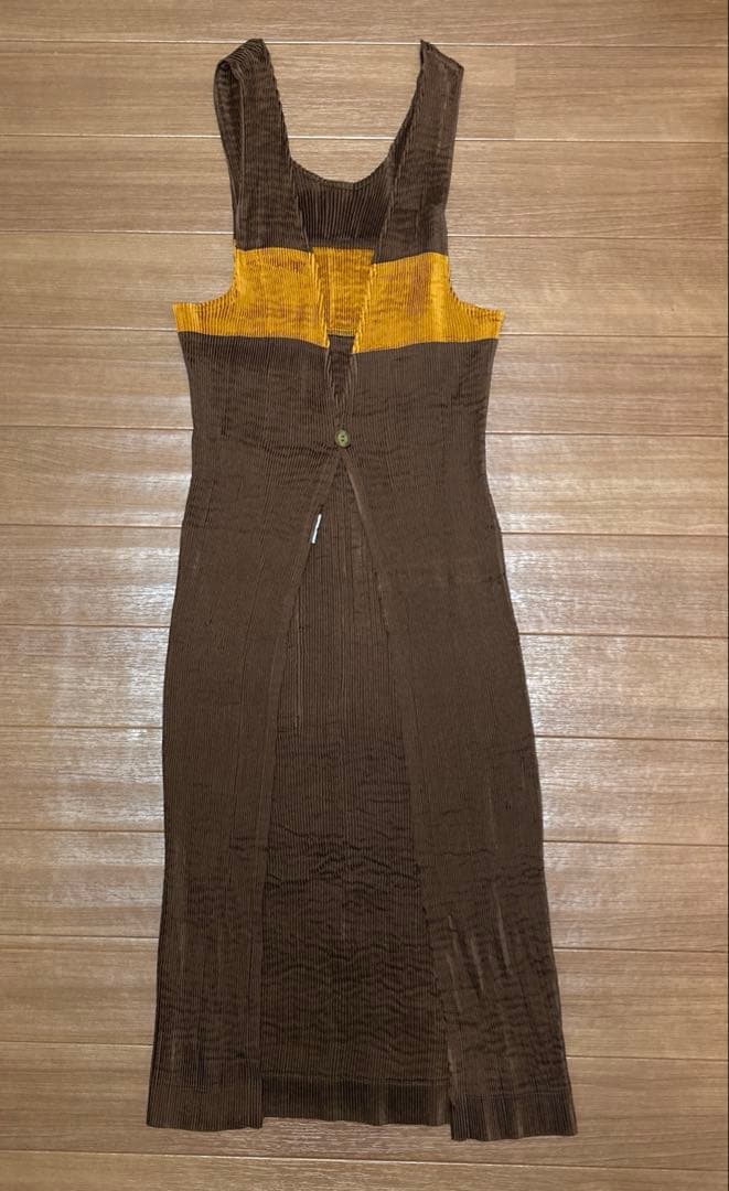 エプロン　im product イッセイミヤケ