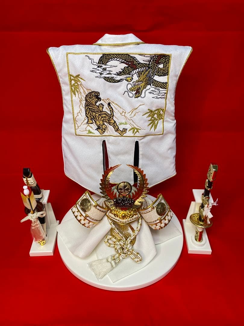 徳川家康　五月人形　兜飾り　白陣羽織付き兜平飾り　龍虎柄