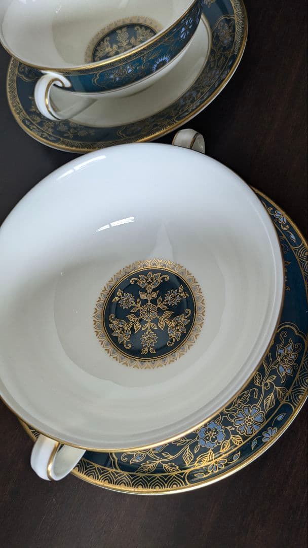 ロイヤルドルトン【カーライル】スープ皿 ダブルハンドルカップ&ソーサー 2客