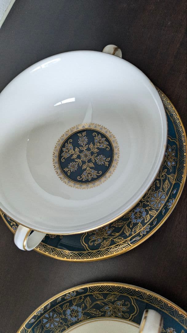 ロイヤルドルトン【カーライル】スープ皿 ダブルハンドルカップ&ソーサー 2客