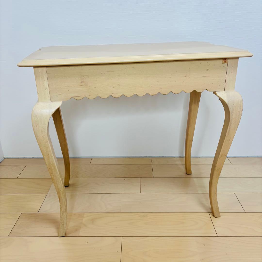 LYNN HOLLYN リンホーリンドレッサー 台　送料込み