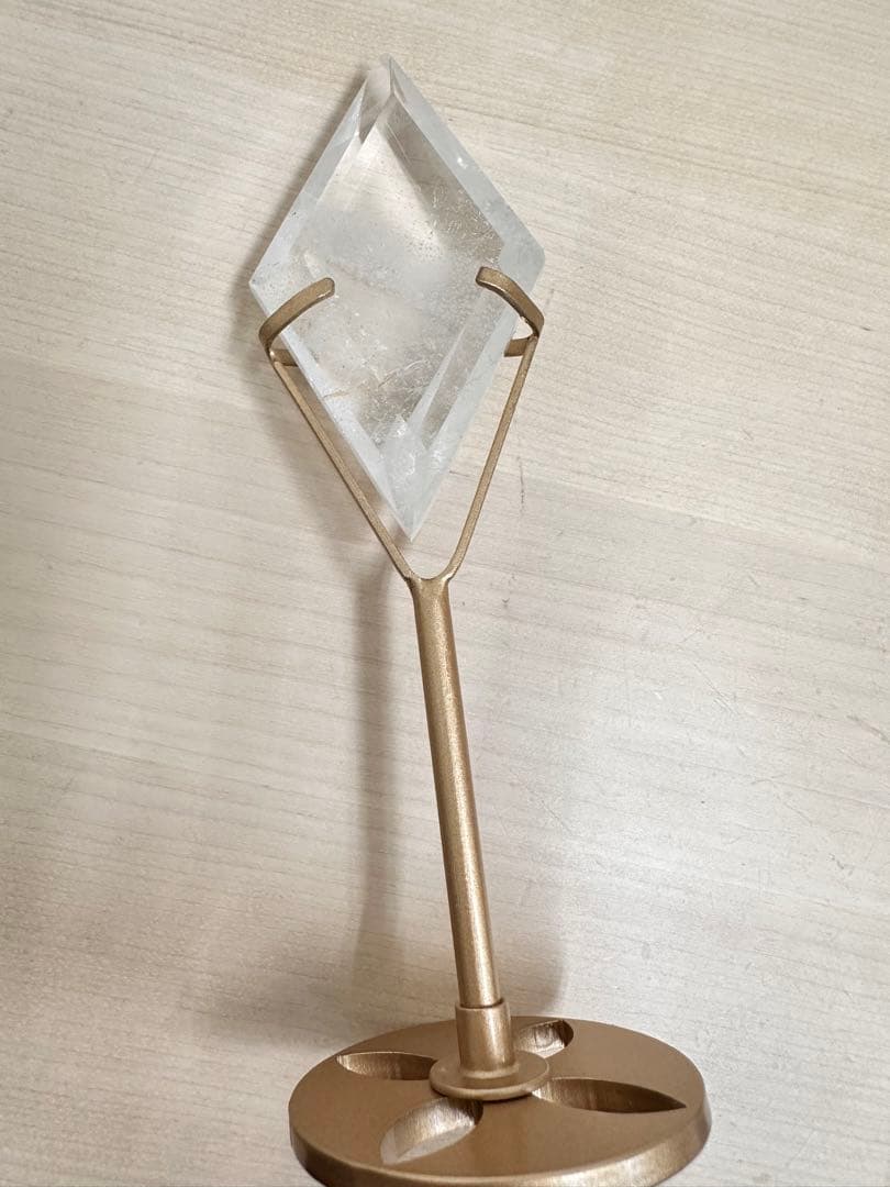 高品質　透明　虹入　クリアクォーツ　ダイアモンド　スタンド付