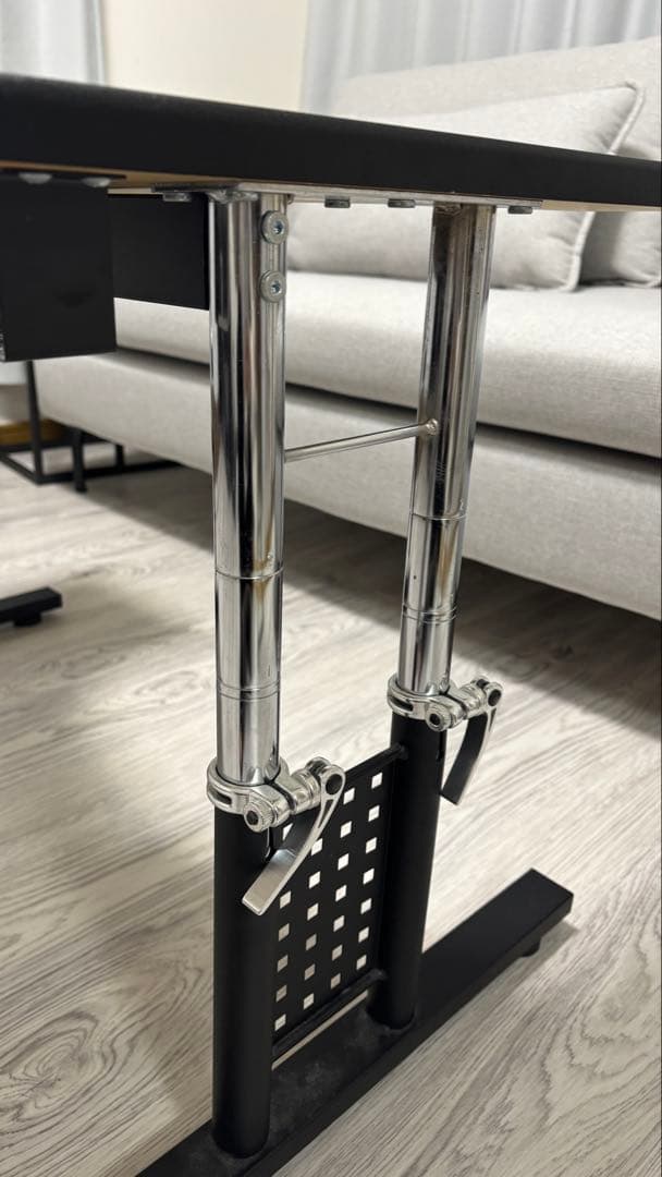 Bauhutte(バウヒュッテ) デスク