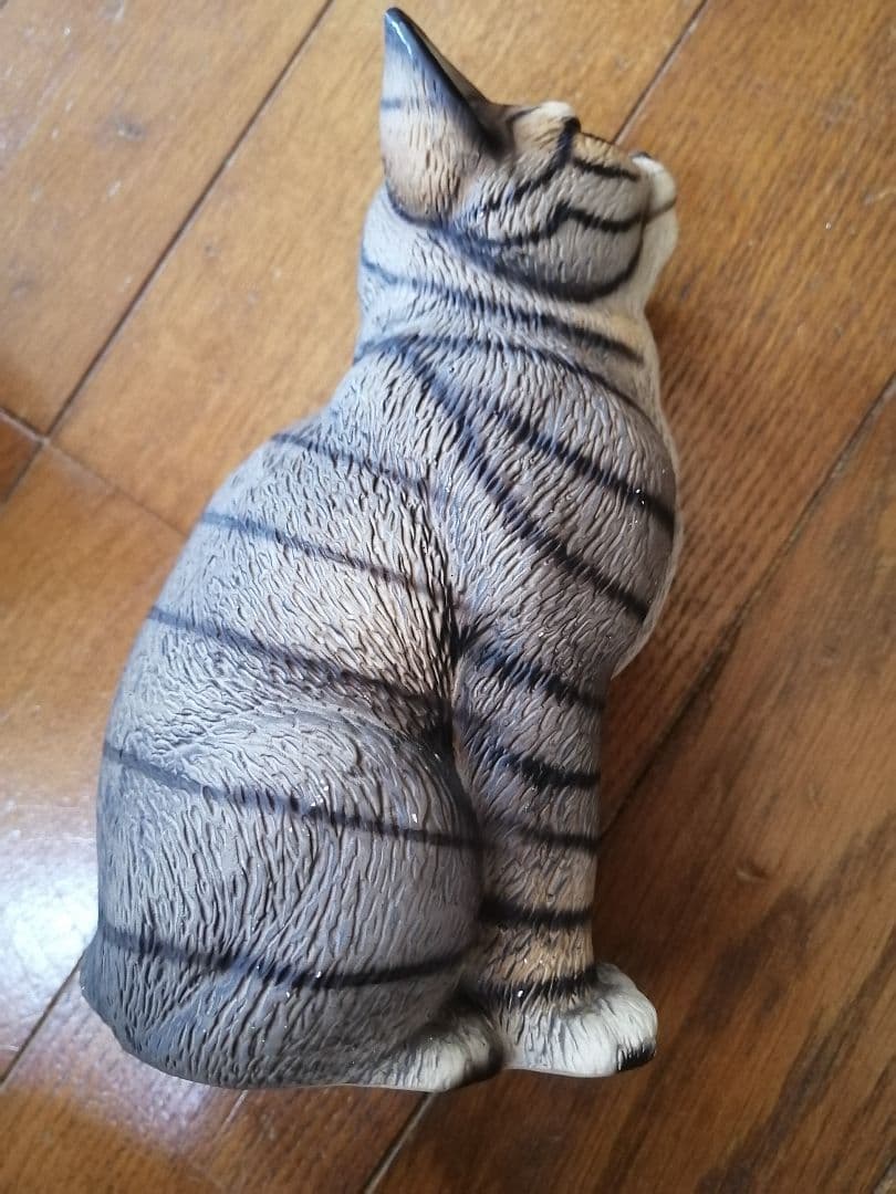 イタリア製ドマン 猫の置物 希少レア DEMAIN HK 見上げる猫 - メルカリ