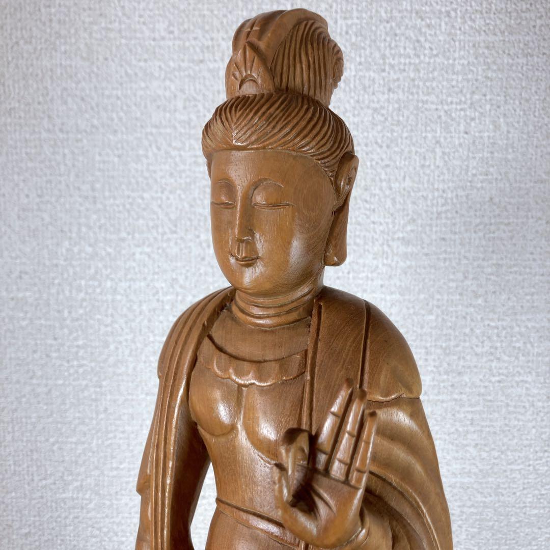 聖観音菩薩立像　一木造　高さ40ｃｍ　菩薩像　木彫り　彫刻　在銘　秀竹刀　柘植