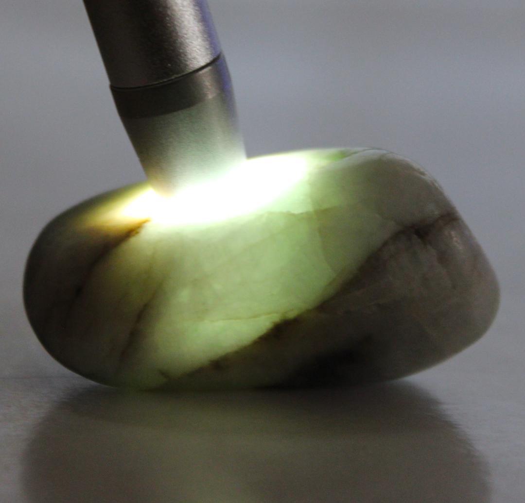 debnyan ［白地×明緑×濃青×茶筋］糸魚川翡翠 原石 48.5g