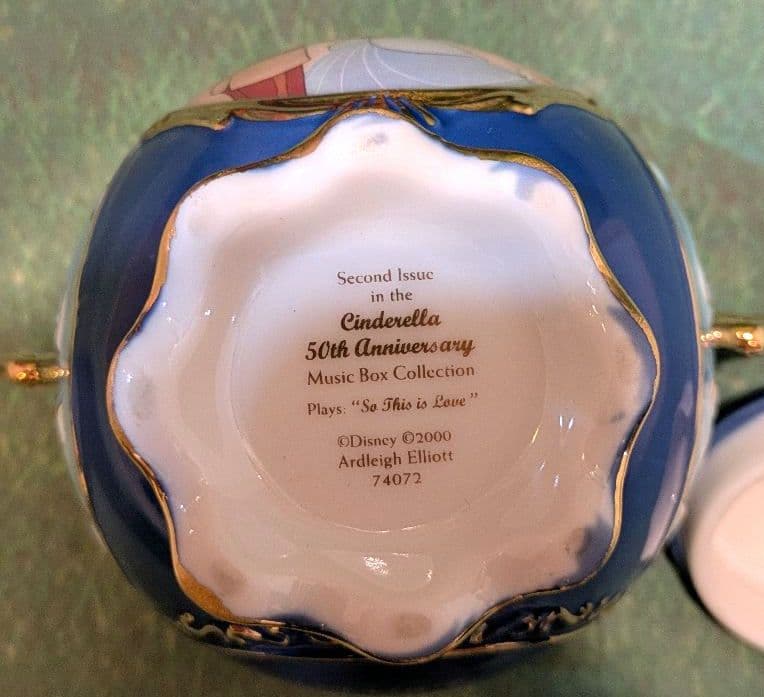 ディズニー　シンデレラ　50周年記念　オルゴールコレクション　未使用　レア