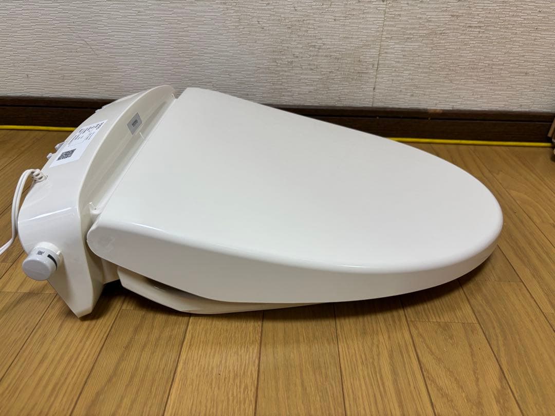 TOTO暖房便座ウォームレットS 24年製TCF116#SC1【中古品】