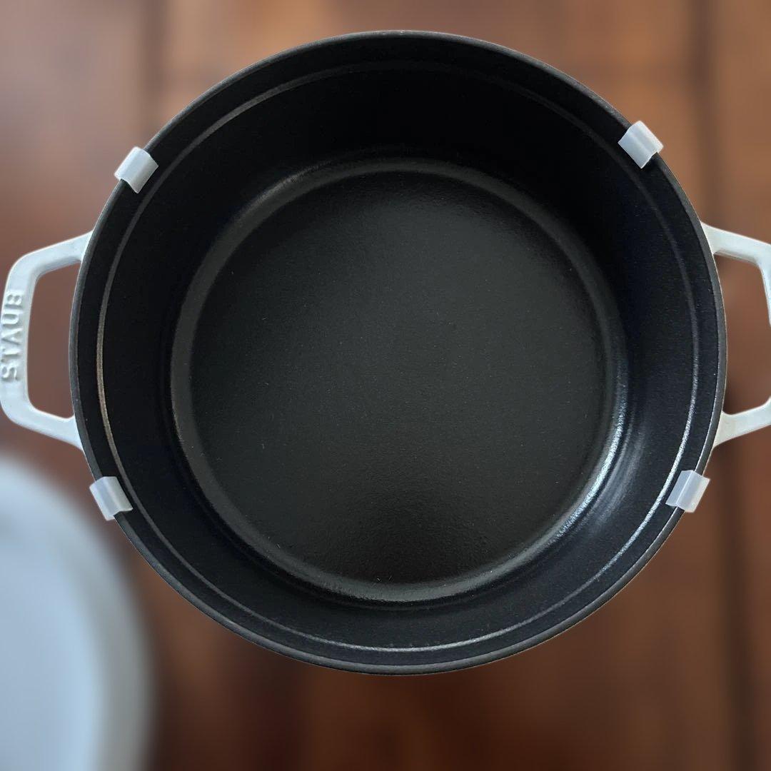 STAUB 鍋 シャローホワイト 26cm 3.8L ストウブ　箱無し　新品