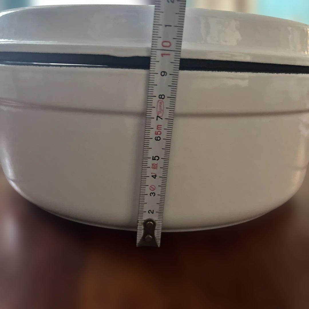 STAUB 鍋 シャローホワイト 26cm 3.8L ストウブ　箱無し　新品