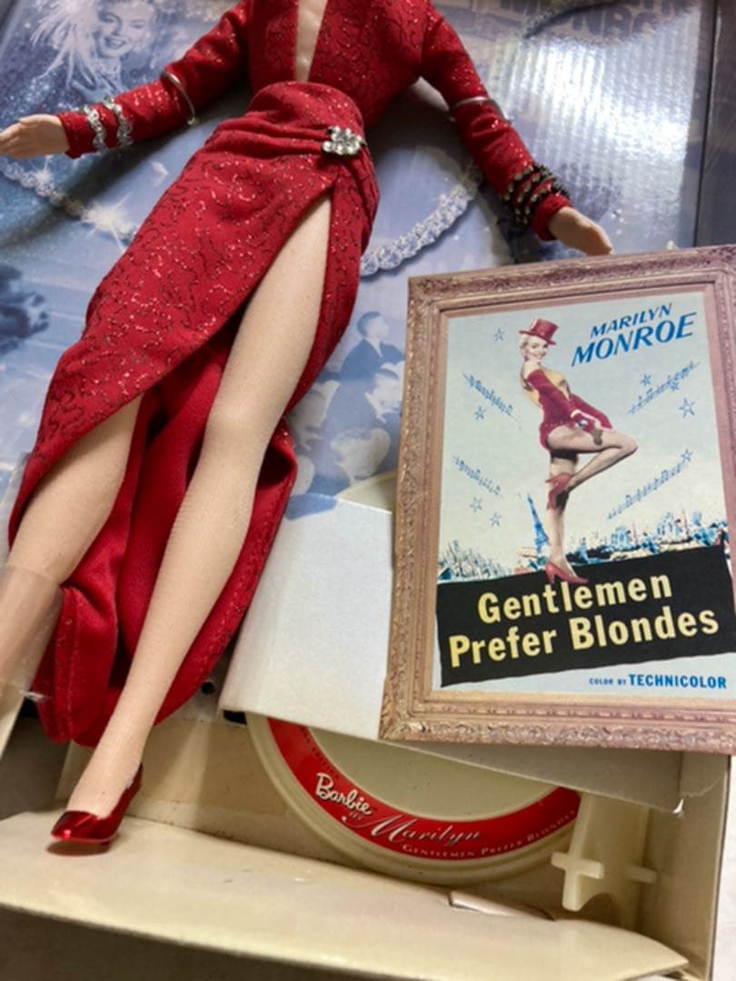 バービー マリリン カスタマイズドフェイスペイント&紳士は金髪がお好きのドレス