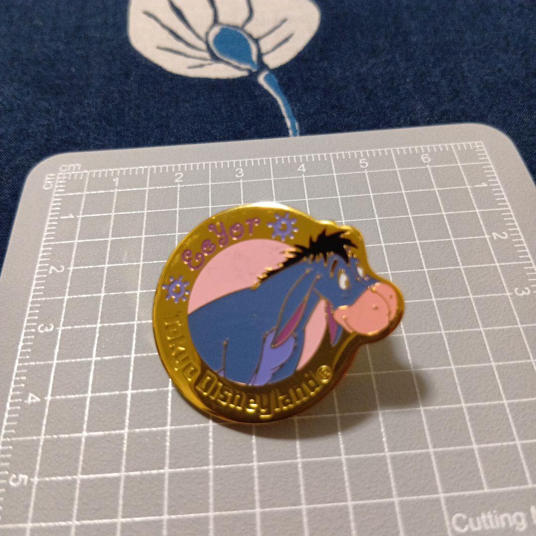 東京ディズニーランド イーヨー ピンバッジ - メルカリ