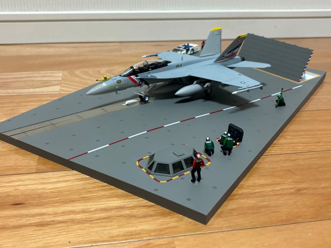 TSM MODEL 1/72 アメリカ海軍 空母デッキベースⅠ 塗装済完成品