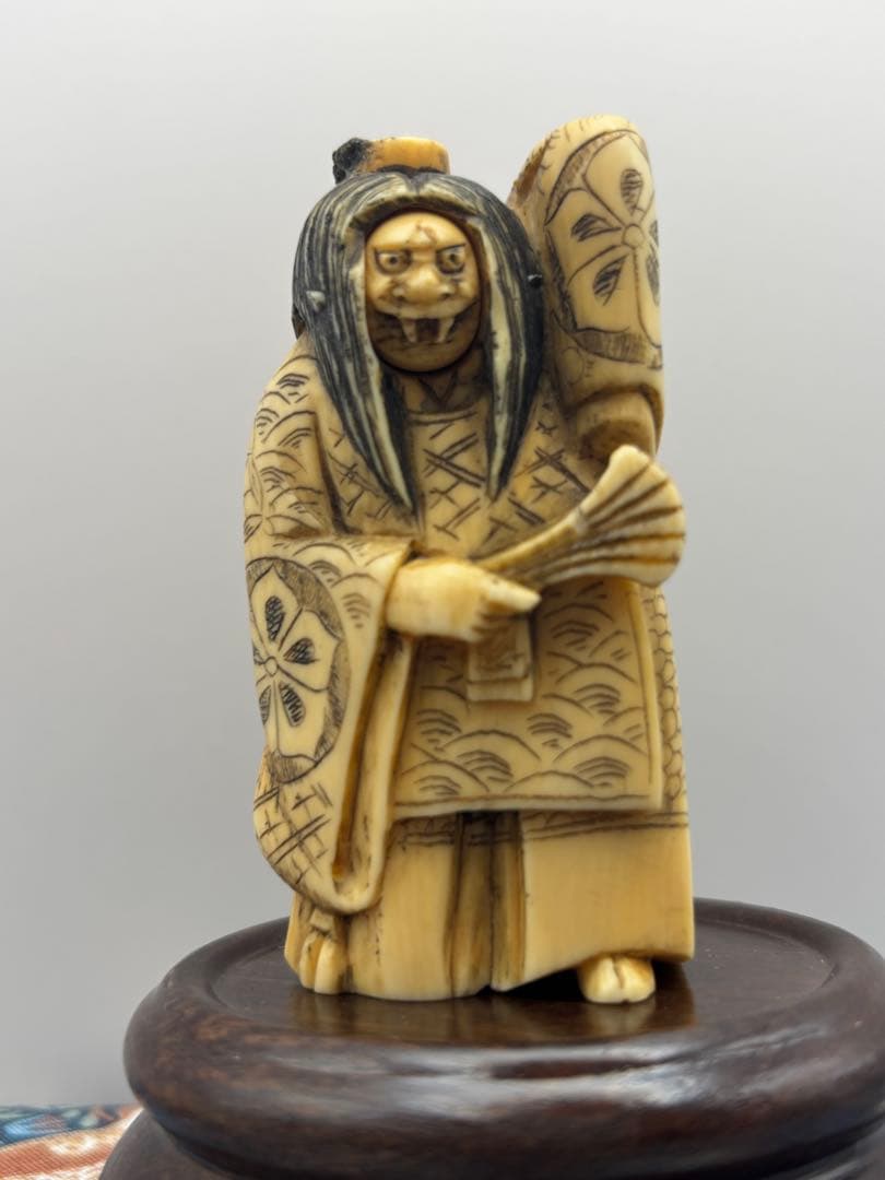 【極上】歌舞伎 時代提物 根付 銘有り　アンティーク　印籠