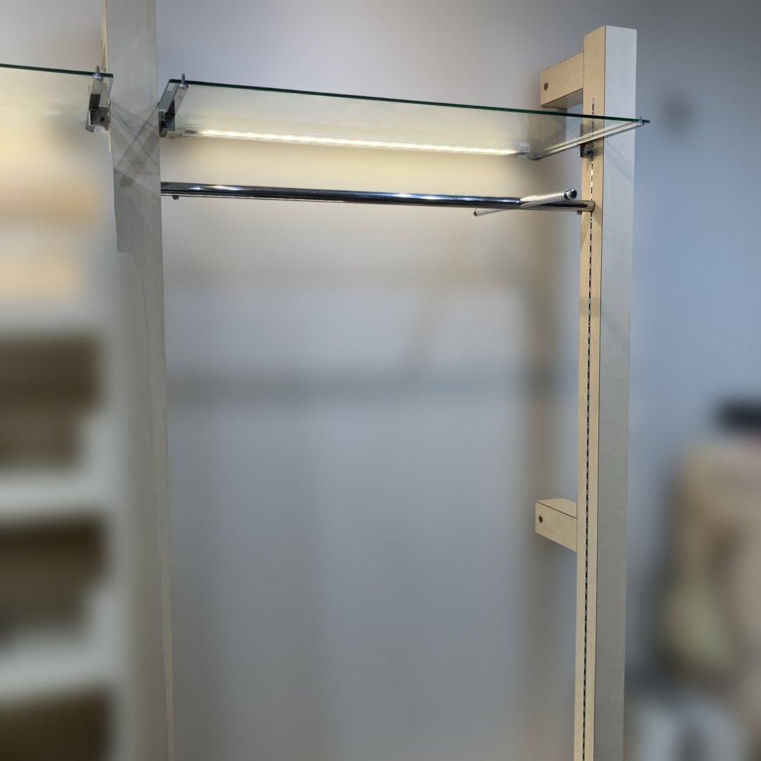 LEDライト付きガラスディスプレイケースお店用陳列棚　家庭でも可能