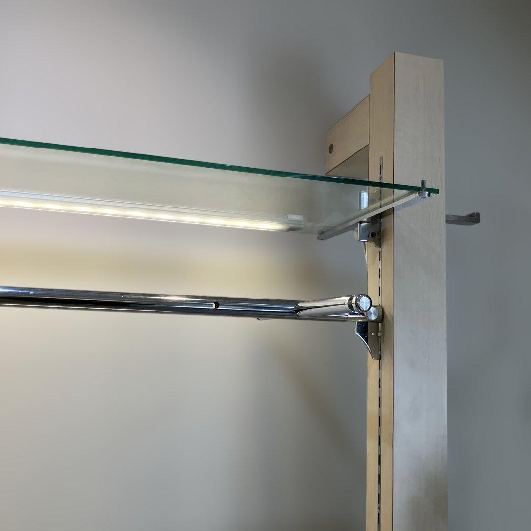 LEDライト付きガラスディスプレイケースお店用陳列棚　家庭でも可能