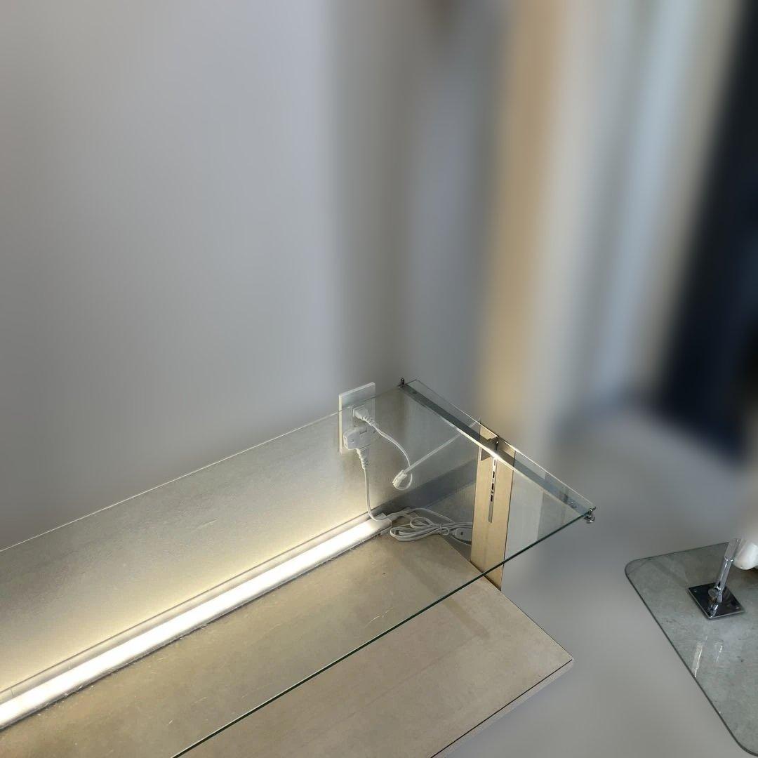 LEDライト付きガラスディスプレイケースお店用陳列棚　家庭でも可能