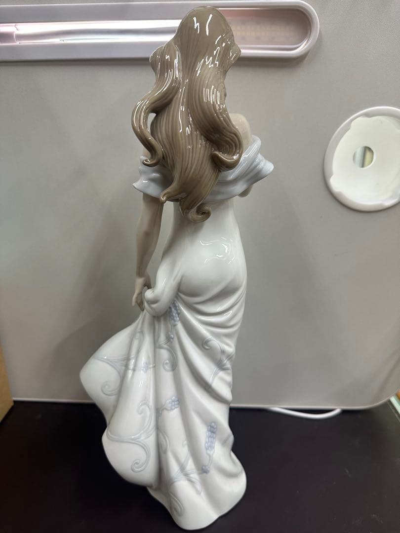 LLADRO リヤドロ 【甘い香り】6918