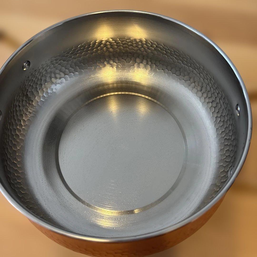 匿名配送】銅製ハンマード両手鍋 耐熱ガラス蓋つき - メルカリ