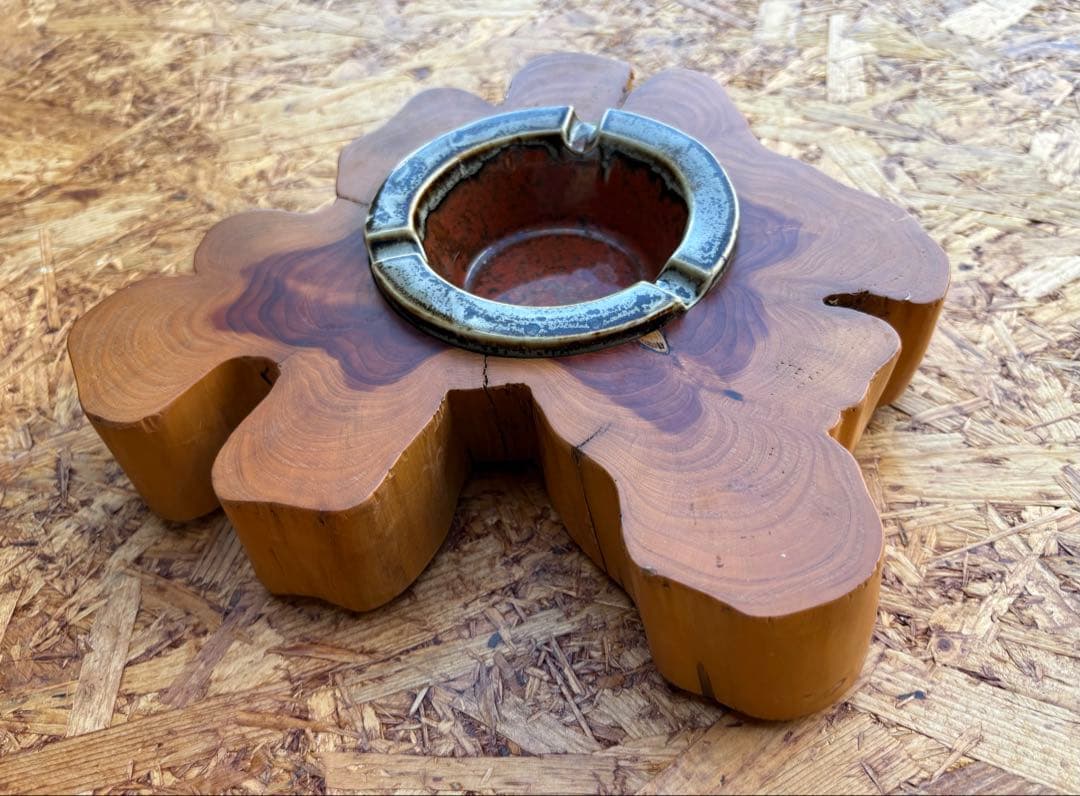 天然木の花びら型灰皿　ヴィンテージ灰皿