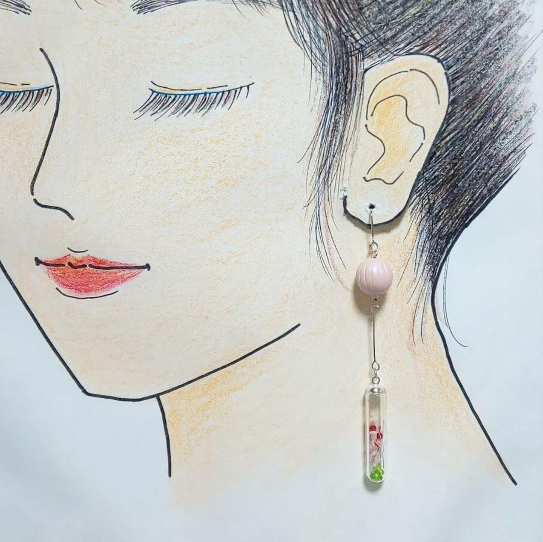 【631】かぼちゃビーズとカスミ草のピアスピアス／イヤリング