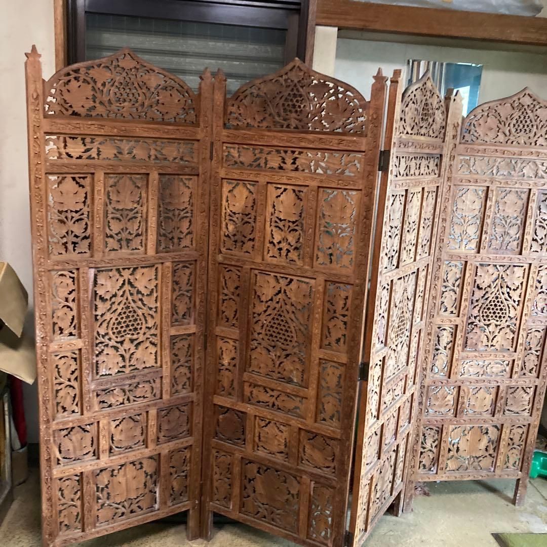 大型木製彫刻パーテーション 1パネル50×2×150が4枚パネル